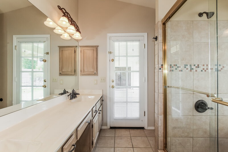 2,835/Mo, 6709 W Topeka Dr Glendale, AZ 85308 masterbathroom View