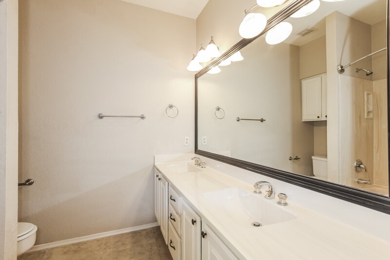 2,835/Mo, 6709 W Topeka Dr Glendale, AZ 85308 bathroom View