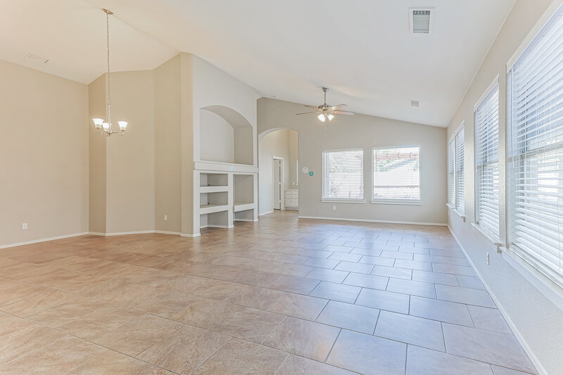 2,170/Mo, 4090 E Rustler Way Gilbert, AZ 85297 Living Room View