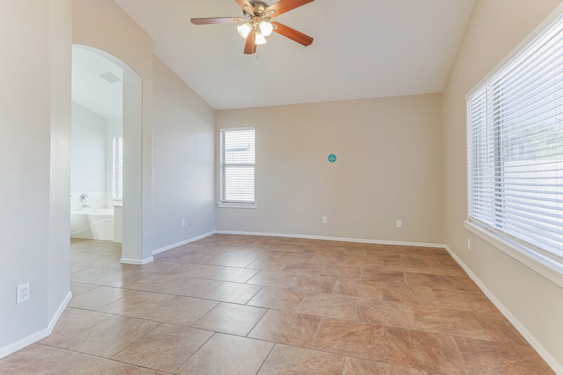 2,170/Mo, 4090 E Rustler Way Gilbert, AZ 85297 Main Bedroom View