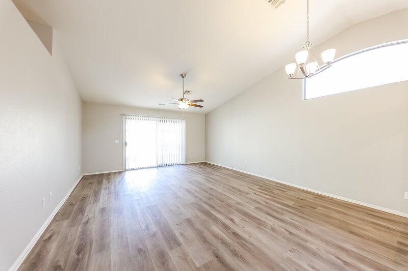 1,900/Mo, 11214 W Barbara Ave Peoria, AZ 85345 Dining Room View
