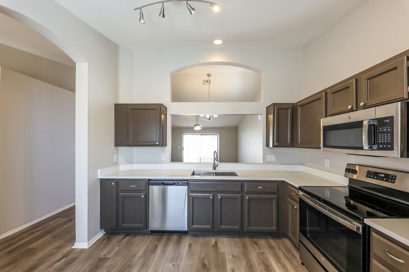 1,900/Mo, 11214 W Barbara Ave Peoria, AZ 85345 Kitchen View 2