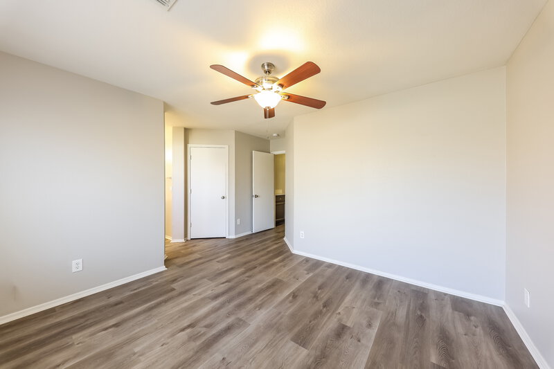 1,900/Mo, 11214 W Barbara Ave Peoria, AZ 85345 Main Bedroom View 2
