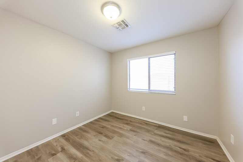 1,900/Mo, 11214 W Barbara Ave Peoria, AZ 85345 Bedroom View 2