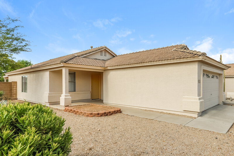 0/Mo, 11335 W Crestbrook Dr Surprise, AZ 85378 Front View