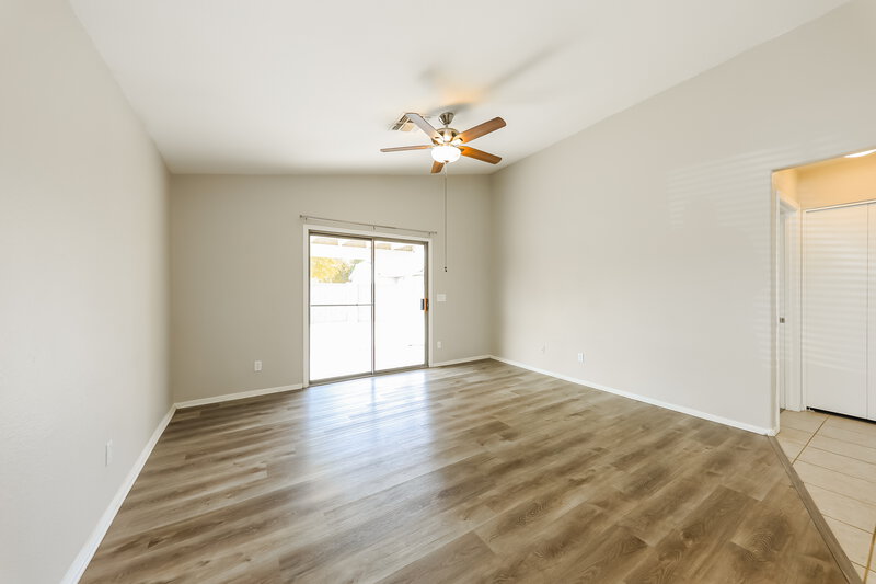 0/Mo, 11335 W Crestbrook Dr Surprise, AZ 85378 Living Room View