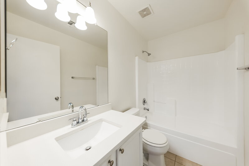 0/Mo, 11335 W Crestbrook Dr Surprise, AZ 85378 Bathroom View