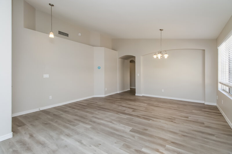 2,660/Mo, 1506 S Dove St Gilbert, AZ 85233 Family Room View 2