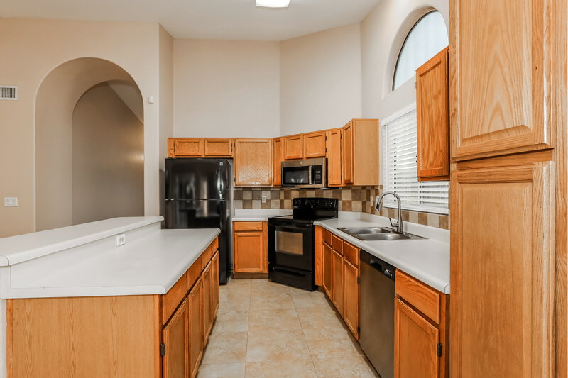 2,415/Mo, 1625 E Sheffield Ave Chandler, AZ 85225 Kitchen View 2