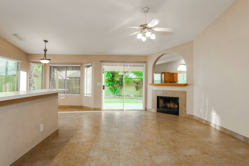 2,415/Mo, 1625 E Sheffield Ave Chandler, AZ 85225 Family Room View