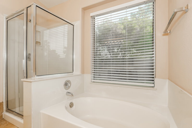 2,415/Mo, 1625 E Sheffield Ave Chandler, AZ 85225 Main Bathroom View 2