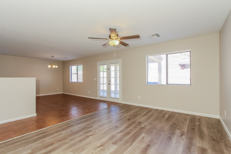2,790/Mo, 5907 S 32nd Ln Phoenix, AZ 85041 Living Room View