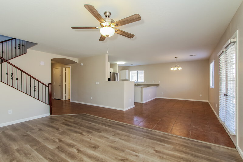2,790/Mo, 5907 S 32nd Ln Phoenix, AZ 85041 Living Room View 2