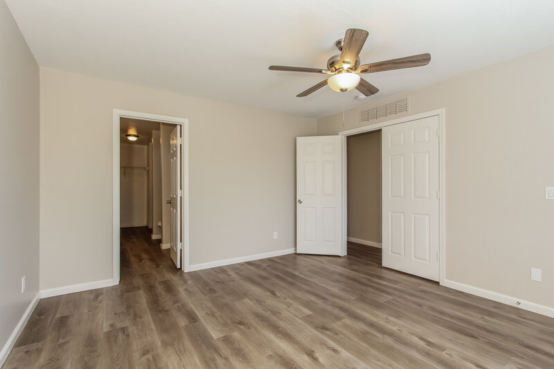 2,790/Mo, 5907 S 32nd Ln Phoenix, AZ 85041 Main Bedroom View 2
