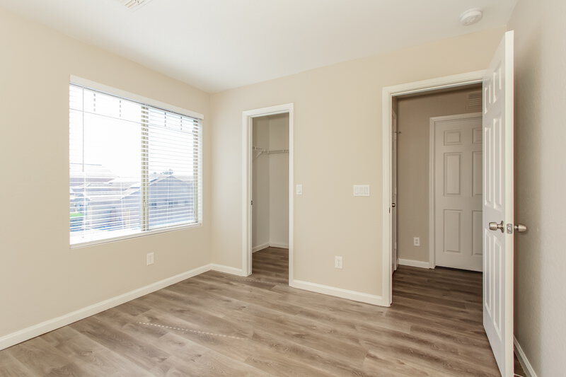 2,790/Mo, 5907 S 32nd Ln Phoenix, AZ 85041 Bedroom View 3