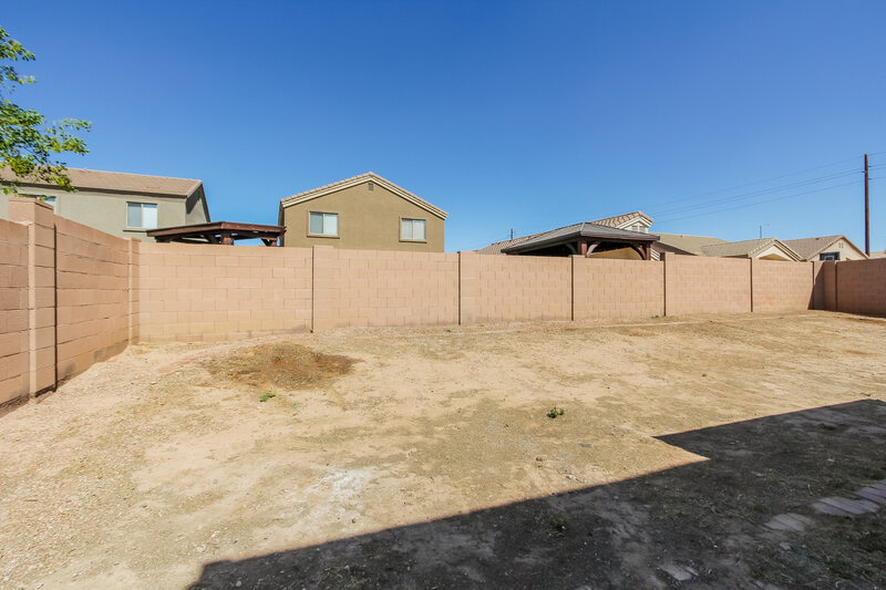 2,790/Mo, 5907 S 32nd Ln Phoenix, AZ 85041 Rear View