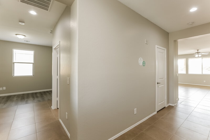 3,120/Mo, 22657 E Via del Verde Queen Creek, AZ 85142 Hallway View