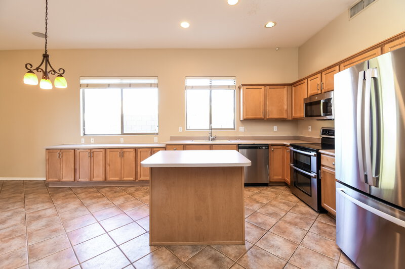 2,995/Mo, 1714 S Colonial Dr Gilbert, AZ 85295 Kitchen View 2