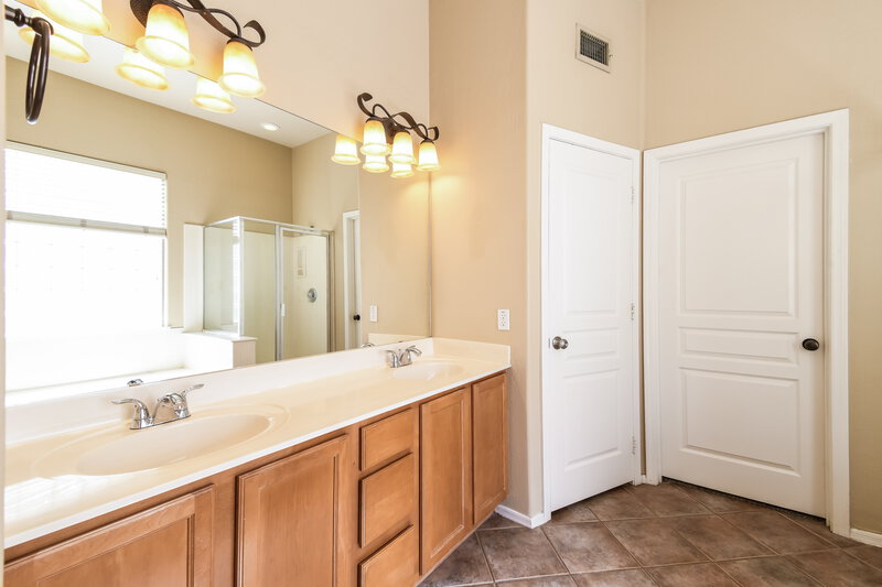 2,995/Mo, 1714 S Colonial Dr Gilbert, AZ 85295 Main Bathroom View