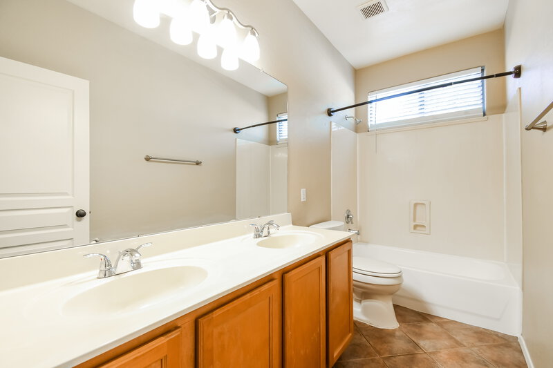 2,995/Mo, 1714 S Colonial Dr Gilbert, AZ 85295 Bathroom View