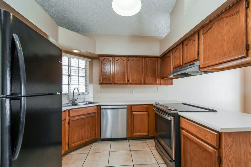2,250/Mo, 3460 N Seneca Ct Chandler, AZ 85224 Kitchen View