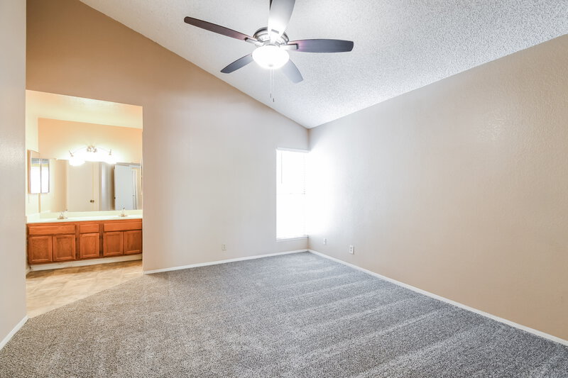 2,250/Mo, 3460 N Seneca Ct Chandler, AZ 85224 Main Bedroom View