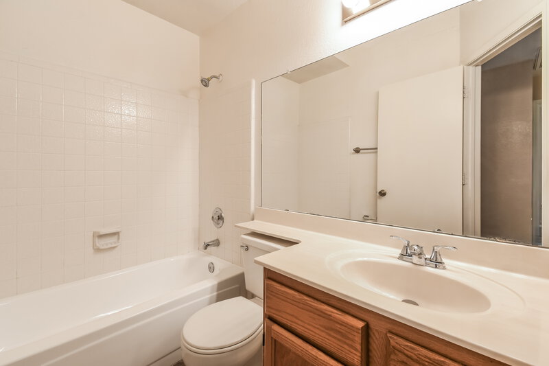 2,250/Mo, 3460 N Seneca Ct Chandler, AZ 85224 Bathroom View