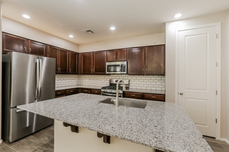 2,585/Mo, 4150 W Ardmore Rd Laveen, AZ 85339 Kitchen View