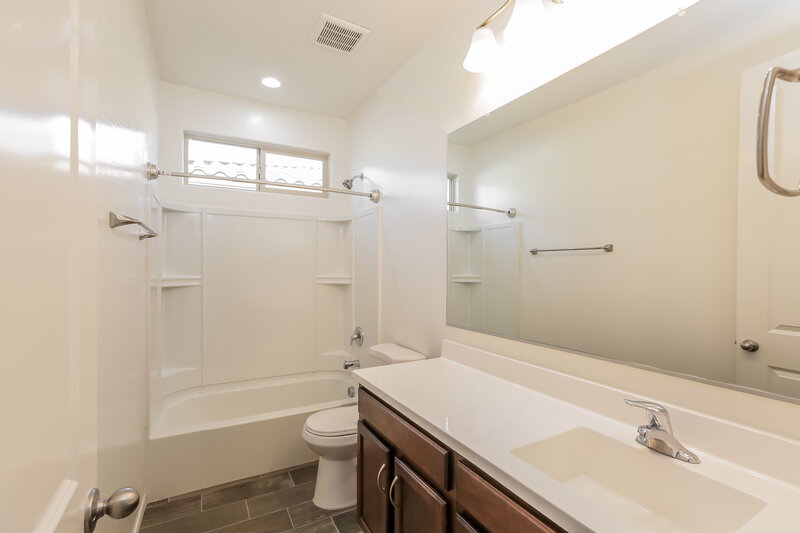 2,585/Mo, 4150 W Ardmore Rd Laveen, AZ 85339 Bathroom View