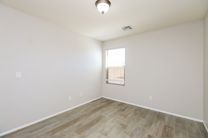 1,740/Mo, 35671 N Mirandesa Dr San Tan Valley, AZ 85143 Bedroom View 2