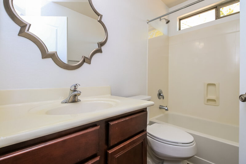 1,740/Mo, 35671 N Mirandesa Dr San Tan Valley, AZ 85143 Bathroom View