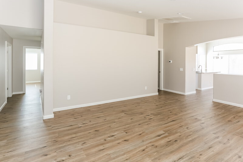 2,230/Mo, 6418 W Magnolia St Phoenix, AZ 85043 Living Room View 2