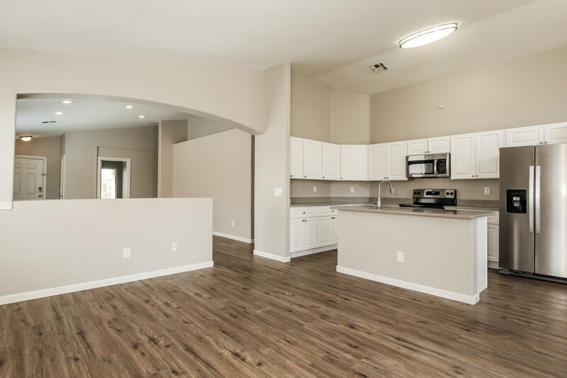 2,125/Mo, 6418 W Magnolia St Phoenix, AZ 85043 Living Room View 4
