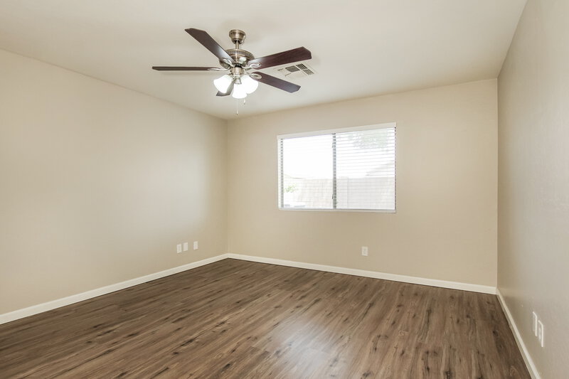 2,125/Mo, 6418 W Magnolia St Phoenix, AZ 85043 Main Bedroom View