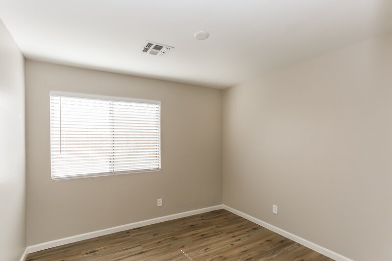 2,230/Mo, 6418 W Magnolia St Phoenix, AZ 85043 Bedroom View