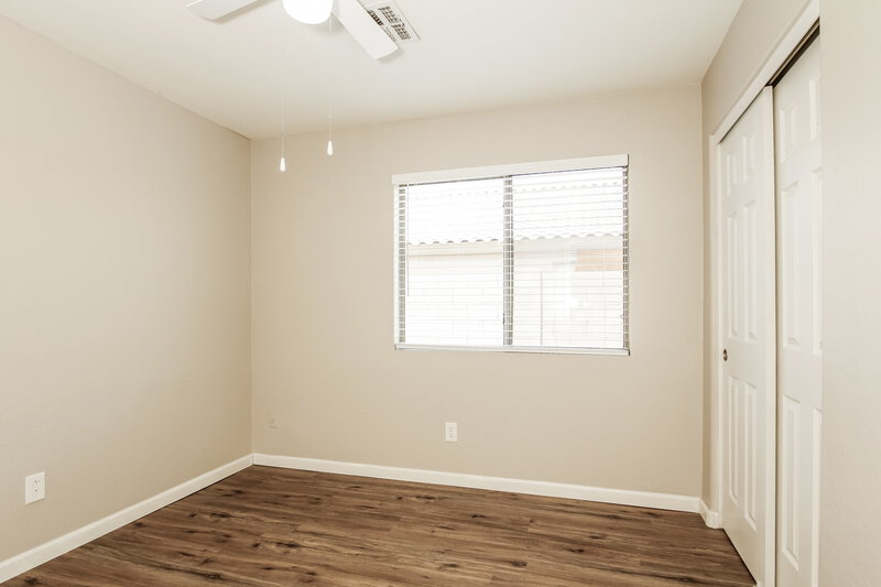2,125/Mo, 6418 W Magnolia St Phoenix, AZ 85043 Bedroom View 2
