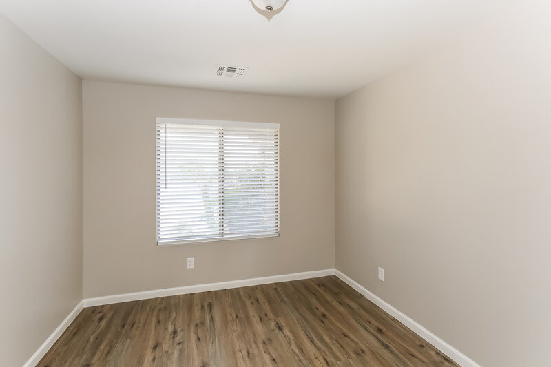 2,230/Mo, 6418 W Magnolia St Phoenix, AZ 85043 Bedroom View 3