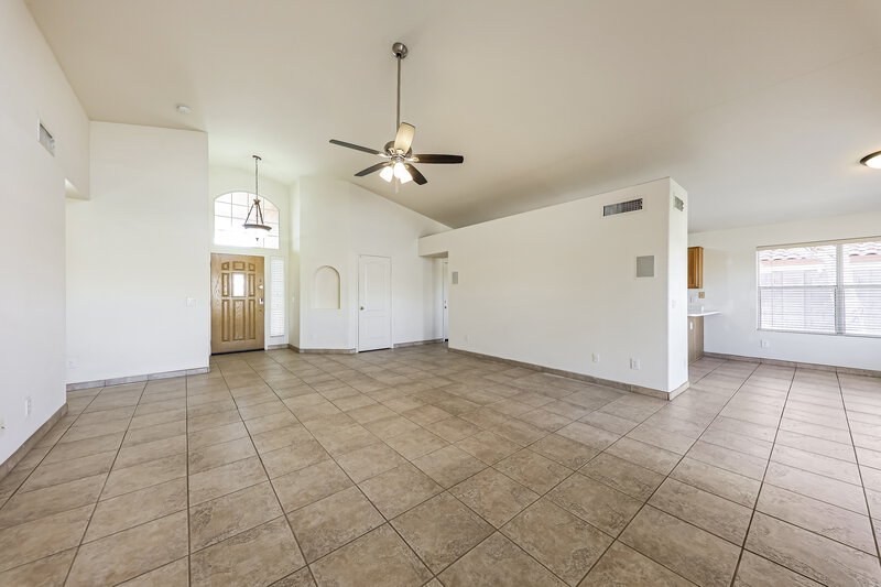 2,180/Mo, 9960 W Runion Dr Peoria, AZ 85382 Living Room View 2