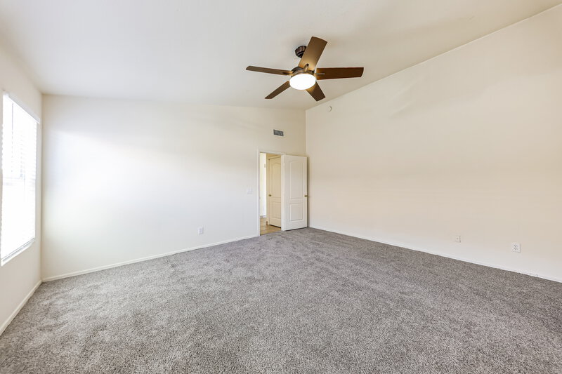 2,180/Mo, 9960 W Runion Dr Peoria, AZ 85382 Main Bedroom View 2