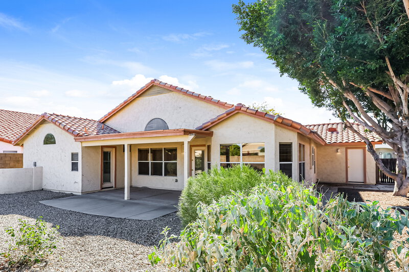 2,180/Mo, 9960 W Runion Dr Peoria, AZ 85382 Rear View