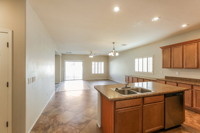 2,240/Mo, 11720 W Villa Chula Ct Sun City, AZ 85373 Kitchen View