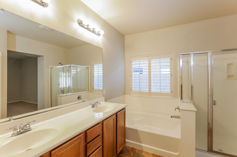 2,240/Mo, 11720 W Villa Chula Ct Sun City, AZ 85373 Main Bathroom View