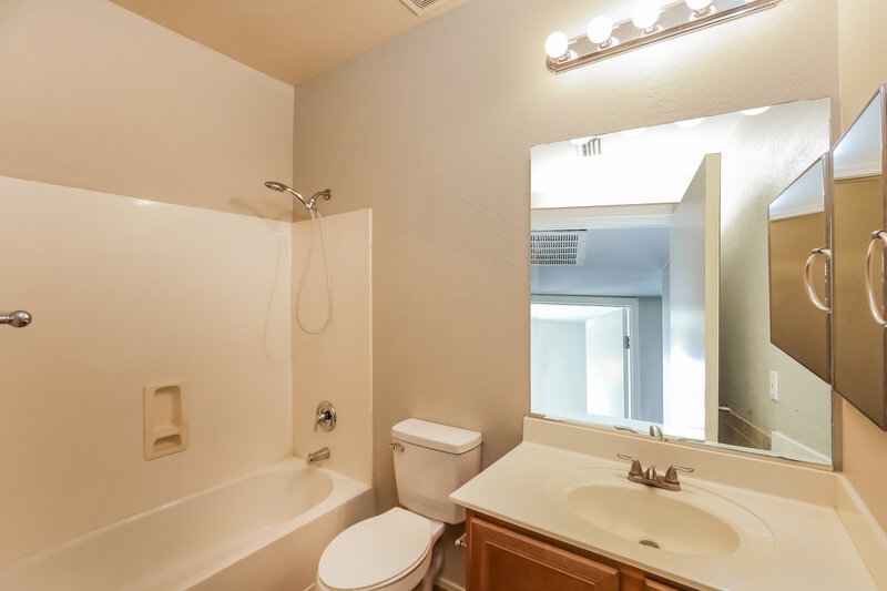 2,240/Mo, 11720 W Villa Chula Ct Sun City, AZ 85373 Bathroom View