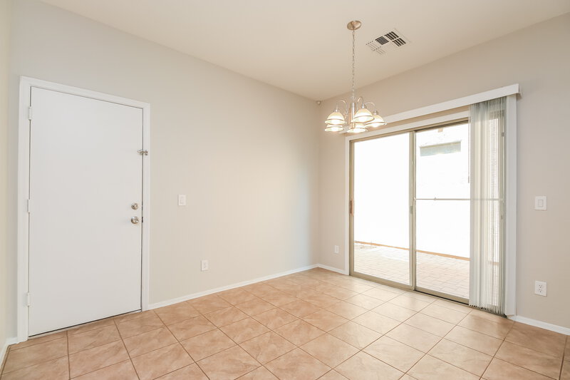 2,050/Mo, 3884 E Santa Fe Ln Gilbert, AZ 85297 Dining Room View