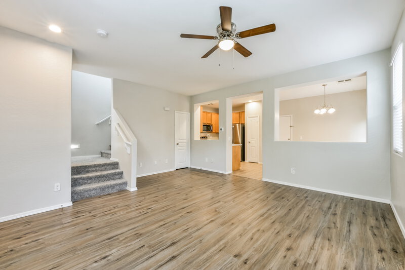 2,105/Mo, 3884 E Santa Fe Ln Gilbert, AZ 85297 Living Room View 2
