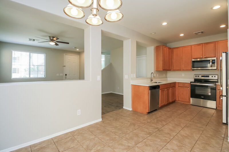 2,050/Mo, 3884 E Santa Fe Ln Gilbert, AZ 85297 Dining Room View 2