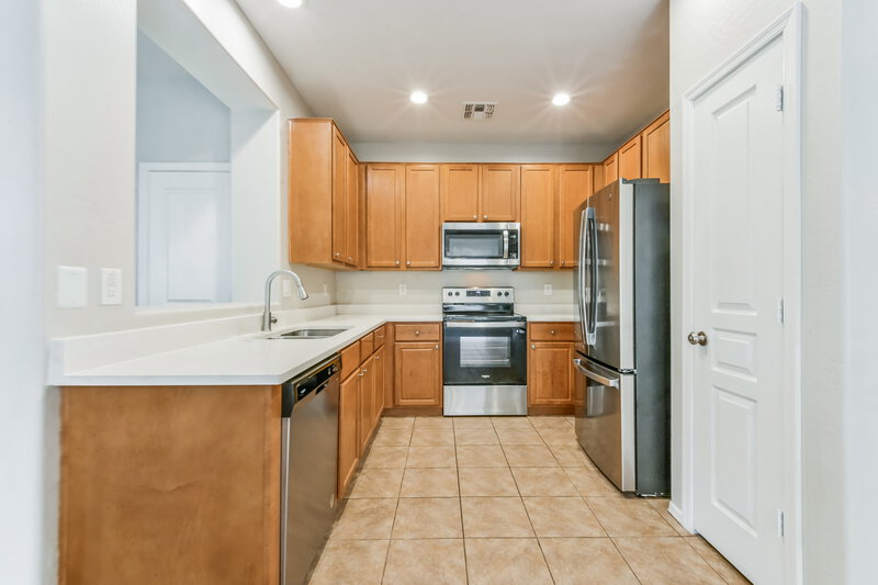 2,105/Mo, 3884 E Santa Fe Ln Gilbert, AZ 85297 Kitchen View