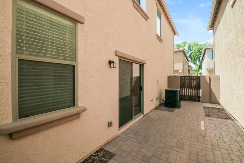 2,050/Mo, 3884 E Santa Fe Ln Gilbert, AZ 85297 Rear View