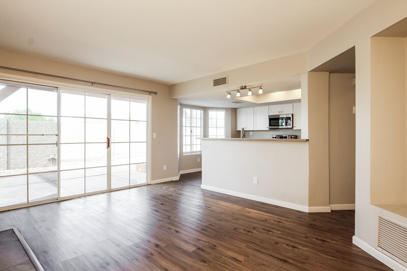 2,215/Mo, 8902 W Caribbean Ln Peoria, AZ 85381 Dining Room View 2