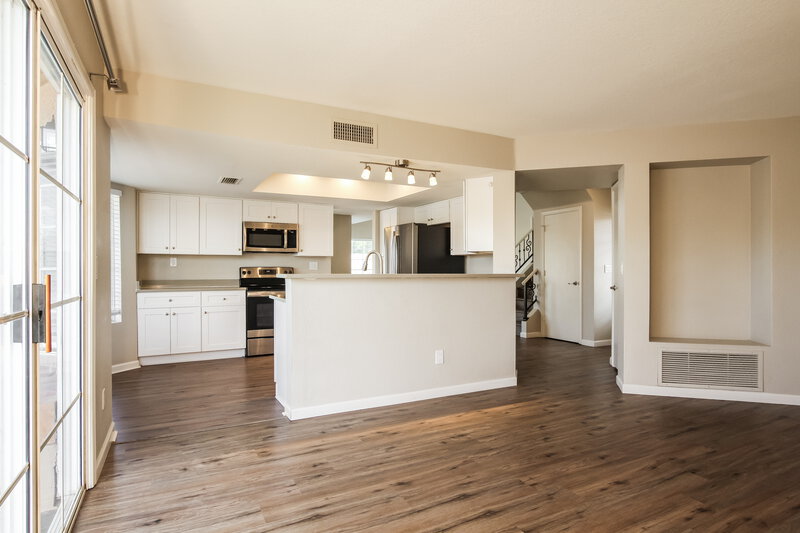 2,215/Mo, 8902 W Caribbean Ln Peoria, AZ 85381 Kitchen View